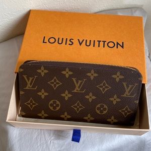 Louis Vuitton Zippy Wallet